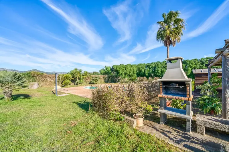 Fantastic estate in Artà consisting of 2 houses on the same plot, separated by a wall and a fence, offering wonderful views of the mountains — photo 4
