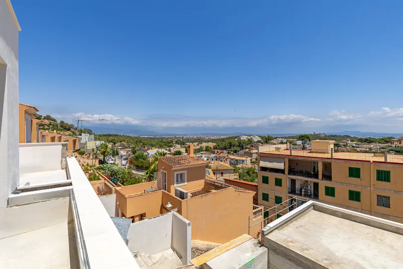 Komplett saniertes Haus in Genova mit Terrasse und Gemeinschaftspool 1 — photo 4