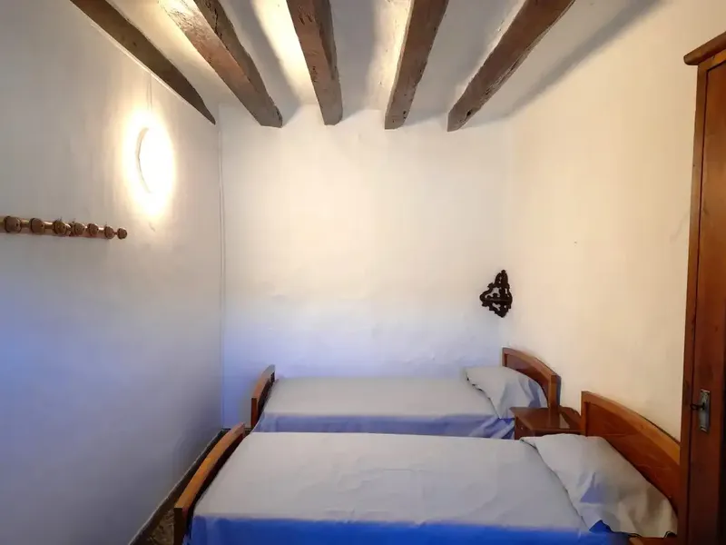 Located on a quiet street, just 5 minutes from the center of Pollença, this townhouse is a unique opportunity for those seeking a — photo 5