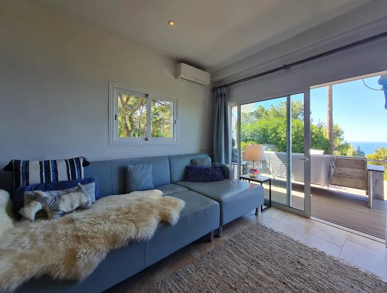 Coastal property with stunning sea views — photo 4