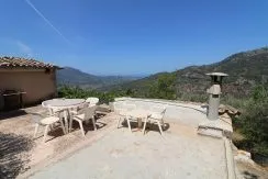 Impressive estate with water pond and sea view — photo 2