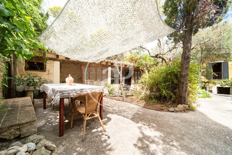 Casa pareada con jardín en alquiler en Carrer de Catalina Thomàs Dezcallar — photo 1