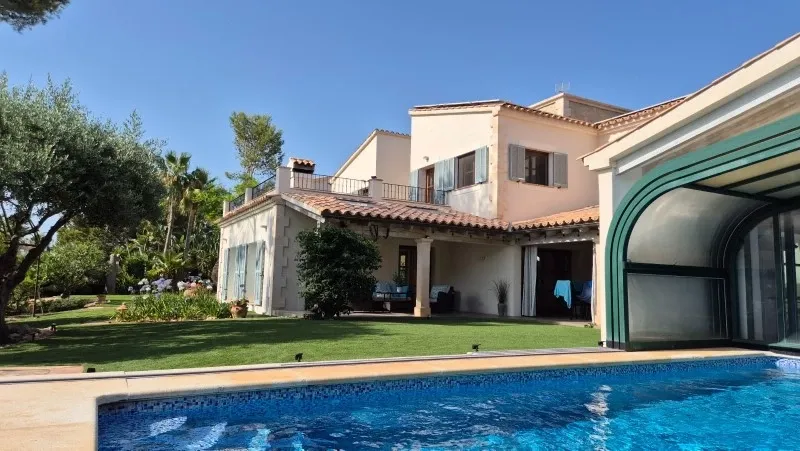 Elegant villa in the preferred residential area of Sol de Mallorca — photo 10