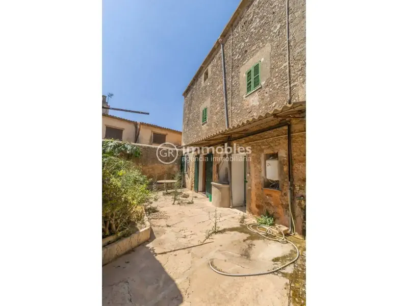 ENCANTADORA CASA SEÑORIAL EN BINIALI CON AMPLIO PATIO Y ZONA DE GARAJE — photo 5