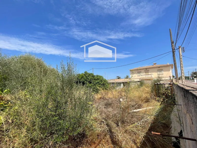 Corner urban plot of 277 m² in Ses Salines with great potential and open views — photo 6