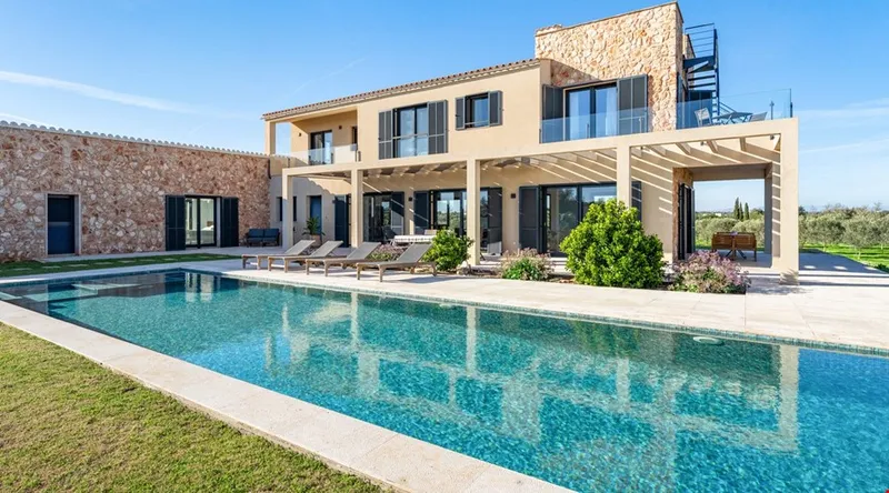 Contemporary architectural villa with expansive views for sale in Santanyí — photo 2