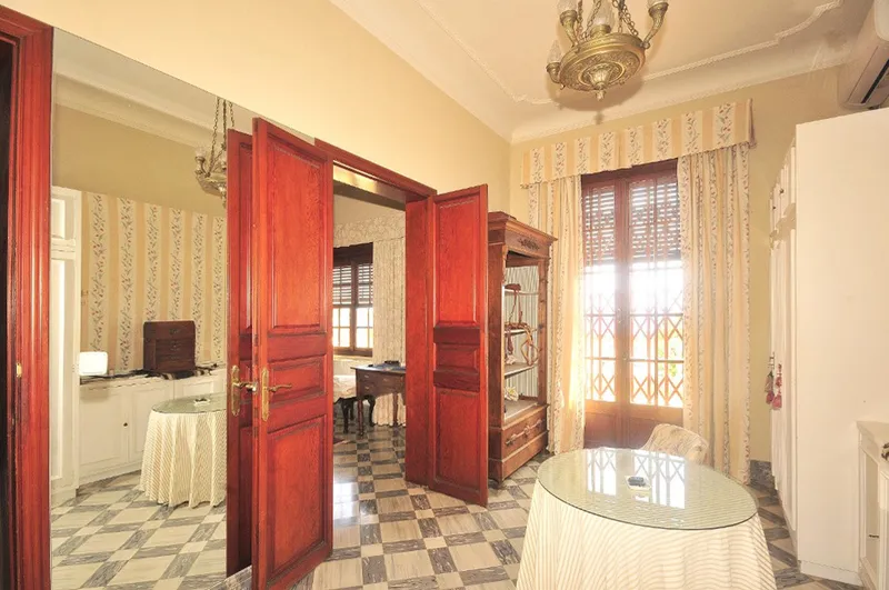 Opportunity! Complete house in Cala Nova to reform, first line, 11 bedrooms, garage, views — photo 6