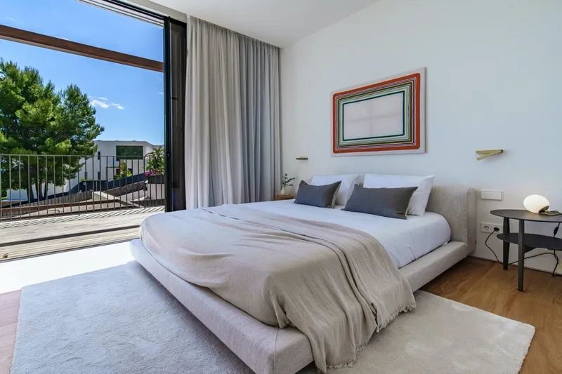 Exquisite villa with stunning mountain views near Palma — photo 12