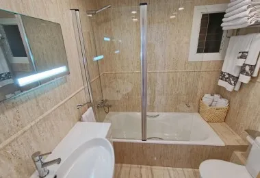 Apartment for sale on Calle Reis Católico with 4 bedrooms and large private terrace — photo 10
