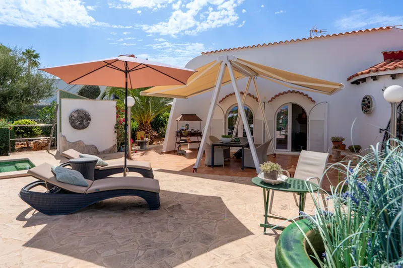 Private retreat with sea views and Mediterranean flair — photo 4