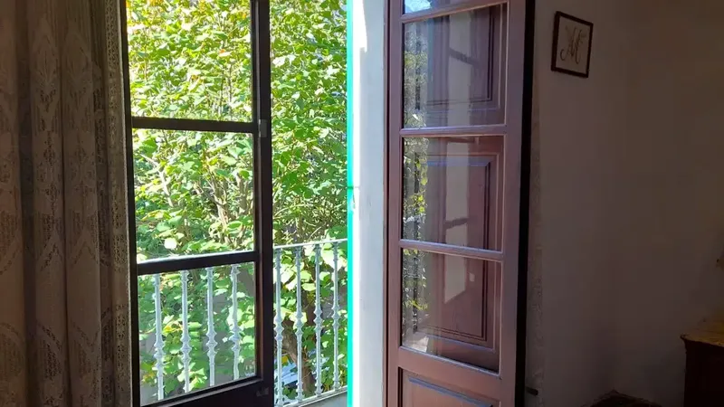 Welcome to the Mallorcan house of your dreams! This impressive 3-story property is located on one of the main streets of — photo 2