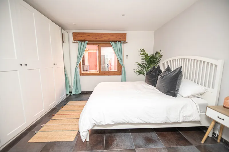 Lovely Three Bedroom Apartment with Large Terrace near Plaza Mercat - Temporary or Long Term Contract — photo 9