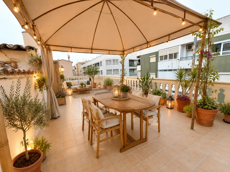 Large 6-bedroom apartment — photo 1