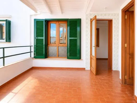 Terraced house, 4 beds, 241 m² — photo 1