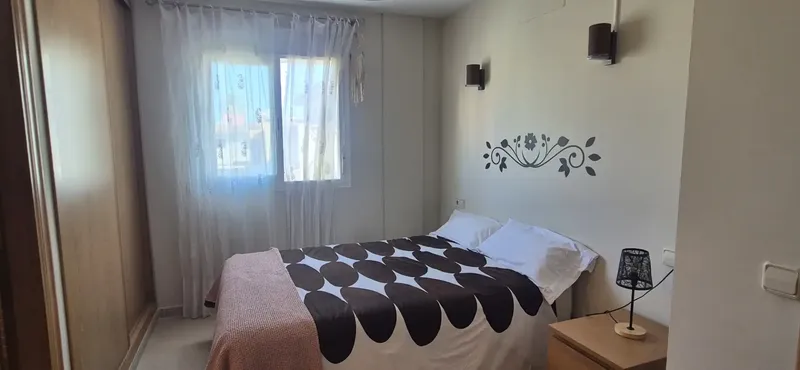 Private seller offers a very bright apartment of about 48 m² with southwest orientation in Son Ferrer. It is a first floor without elevator. — photo 8