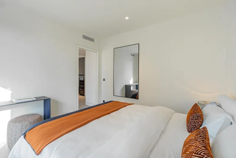 Modern apartment with views — photo 11