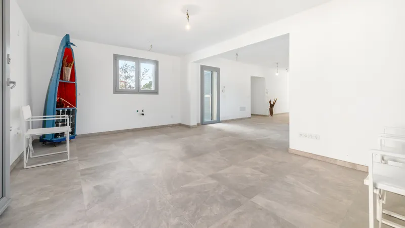Great villa for sale in Porto Petro, completely reformed in modern style, with large pool and garden — photo 3