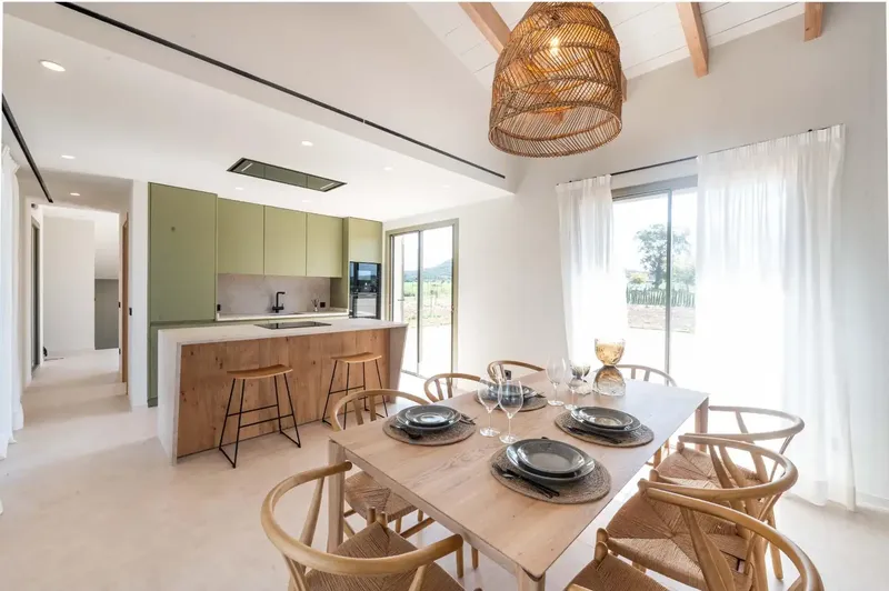 Discover this impressive rustic finca located in the charming town of Sineu, where luxury meets nature. With a — photo 3