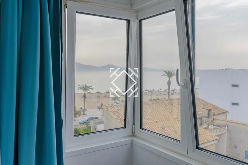 Unique Opportunity: Penthouse for Sale with Holiday License and Spectacular Views to the Bay of Pollensa, North of Mallorca — photo 7