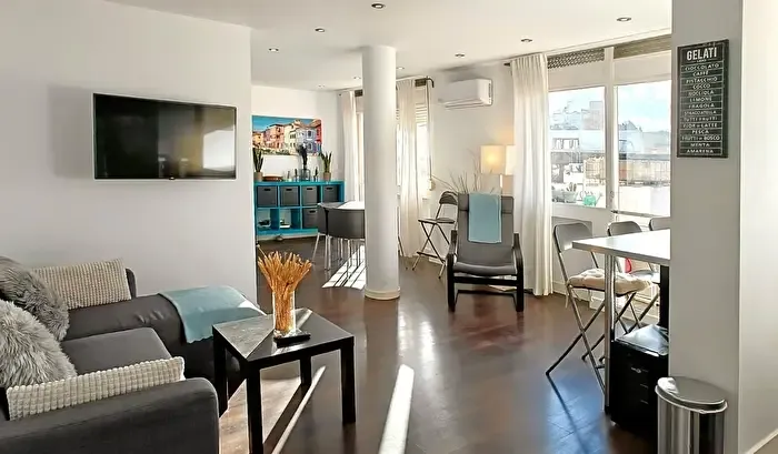Piso en alquiler de 2 habitaciones: Centre, Sant Nicolau — photo 1