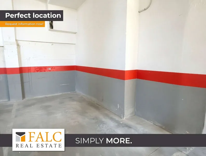 Secure underground parking space with an automatic garage door — photo 1