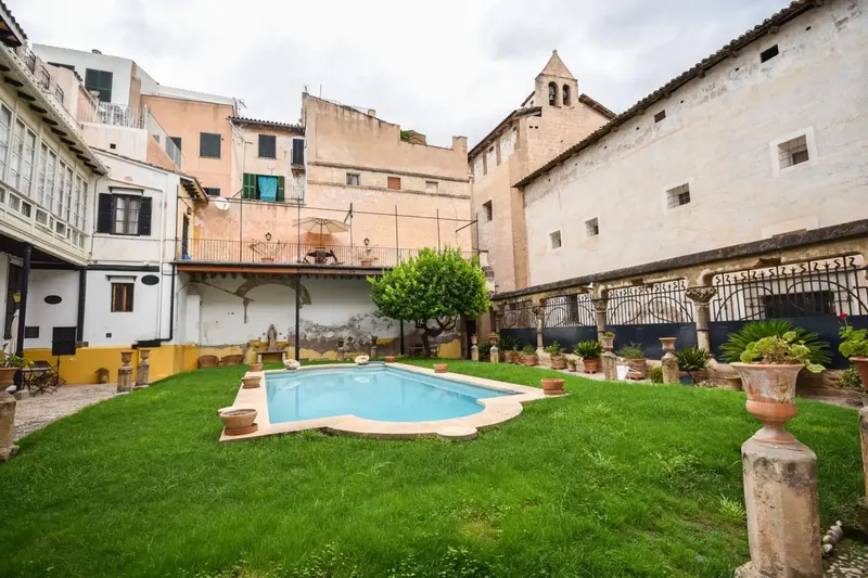 Apartment on first floor or mezzanine in the historic La Calatrava neighborhood, in the heart of Palma's old town — photo 2