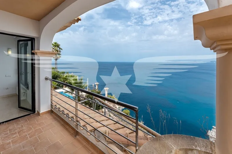 Badia Blava frontline villa in Mediterranean harmony — photo 7