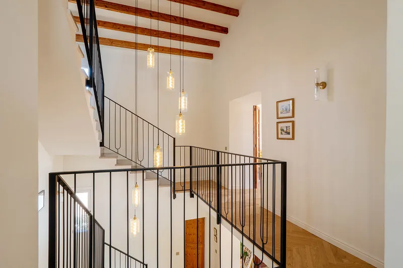 Stylishly renovated villa with guest house and large plot — photo 11