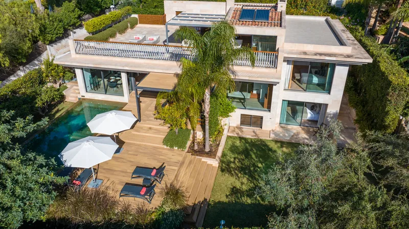 Rental: Modern villa with beautiful Mediterranean garden - Marcel Remus Real Estate — photo 1
