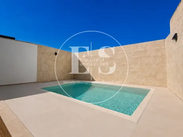 Townhouse on Carrer de Venes — photo 1