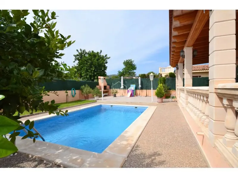House of approx. 348m² with pool, occupancy certificate and tourist license, just 5 minutes from Cala Millor Beach, restaurants and all services — photo 1