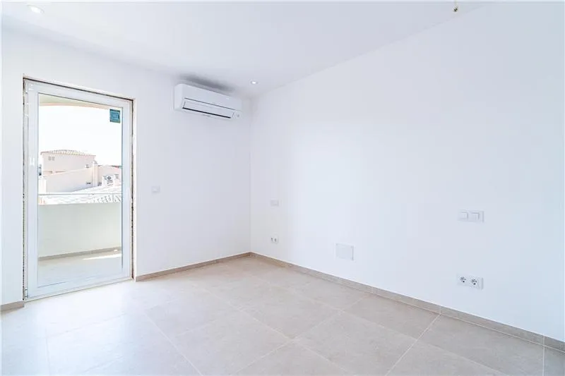 Apartment with terrace and sea views in Puerto Adriano — photo 7