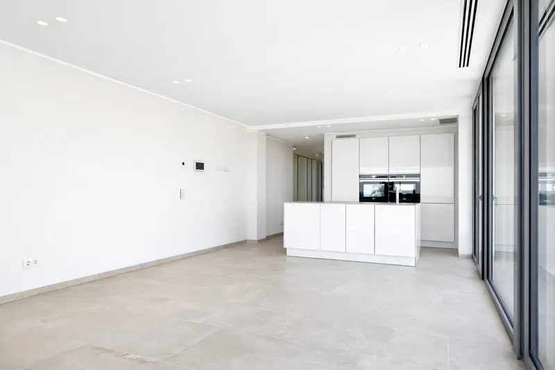 Modern Apartment with Panoramic Sea Views on the First Line of the Paseo Marítimo, Palma Mas — photo 3