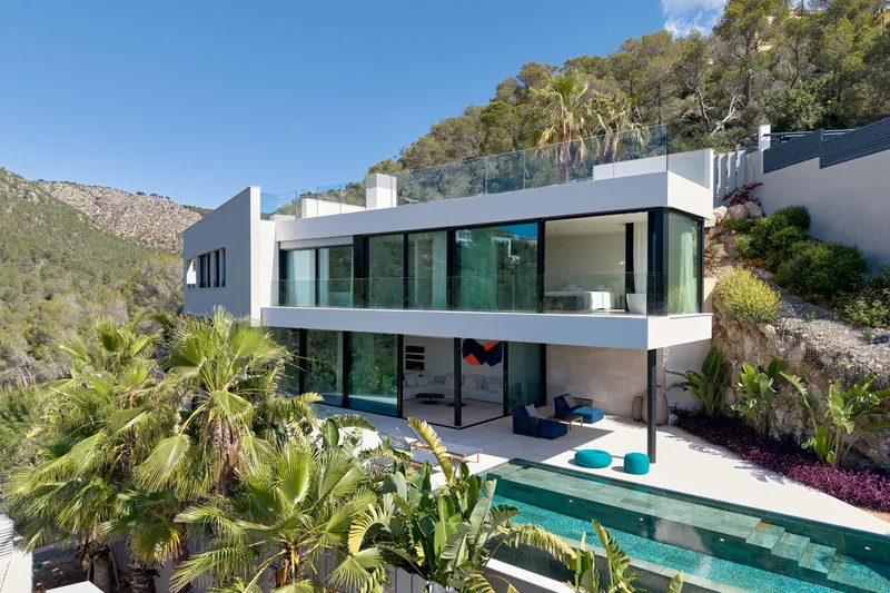 Modern newly built villa with sea views — photo 1