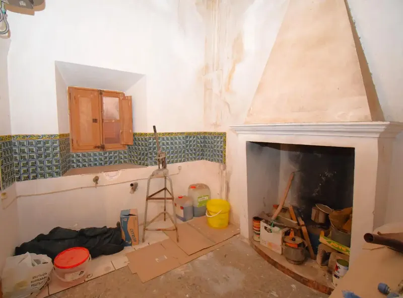 Commercial premises for sale on the ground floor plus first floor apartment with a built area of 394 m2 in Sineu — photo 11