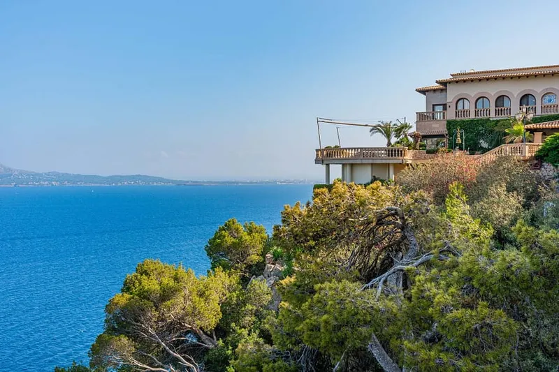 Majestic Villa with Expansive Sea Views and Ultimate Privacy in Formentor — photo 2