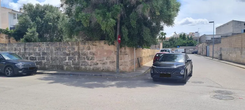 Buildable urban plot of 540 m² in Muro, Mallorca — photo 1