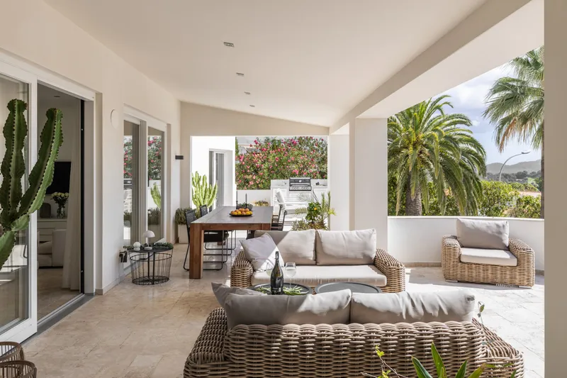 Spacious family villa with Mediterranean charm in Santa Ponsa — photo 8