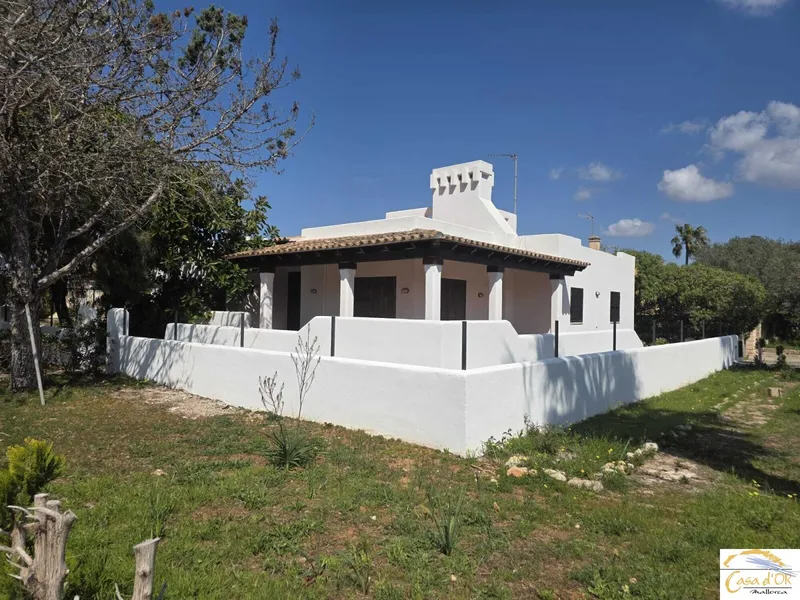 Mediterranean Bungalow with Exceptional Development Potential in Prestigious Sa Coma — photo 1