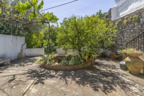 House — photo 2