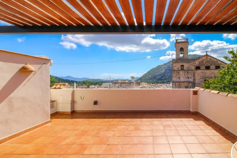 EXCLUSIVE LISTING.- Renovated stone facade town house near the famous Calvario steps — photo 1