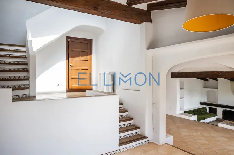 Chalet with pool — photo 3