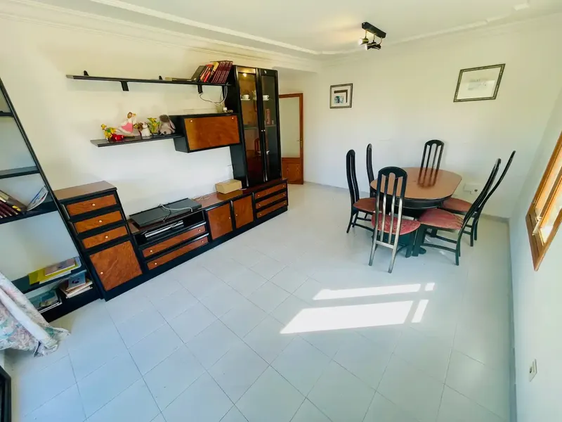 Discover your new home in Cala Rajada! This spacious 90 m² apartment is ideal for enjoying Mediterranean life. With 3 bright — photo 4