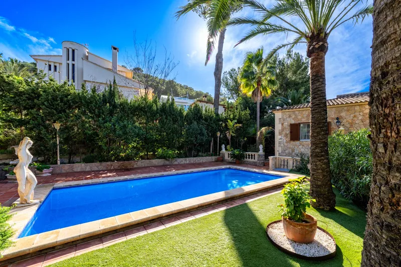 Mediterranean villa with holiday rental licence in a quiet location — photo 4