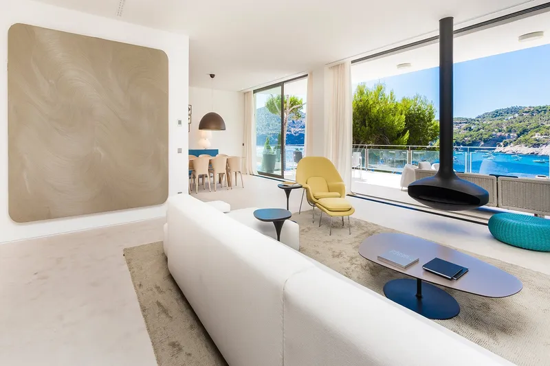 Unique designer villa with guest house and direct sea access — photo 3