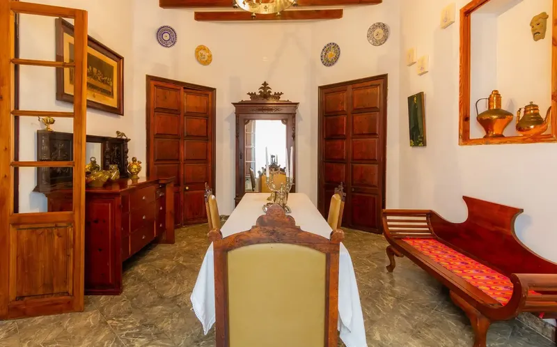 This house, whose origins date back to the first half of the 19th century, preserves all the historical elements of a manor house — photo 10