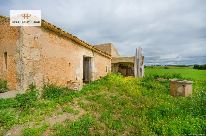 Discover this charming typical historic farmhouse, located in a quiet place and preserved in its original state. — photo 1
