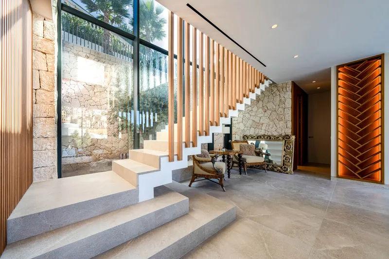 Luxurious new-build villa with pool — photo 5