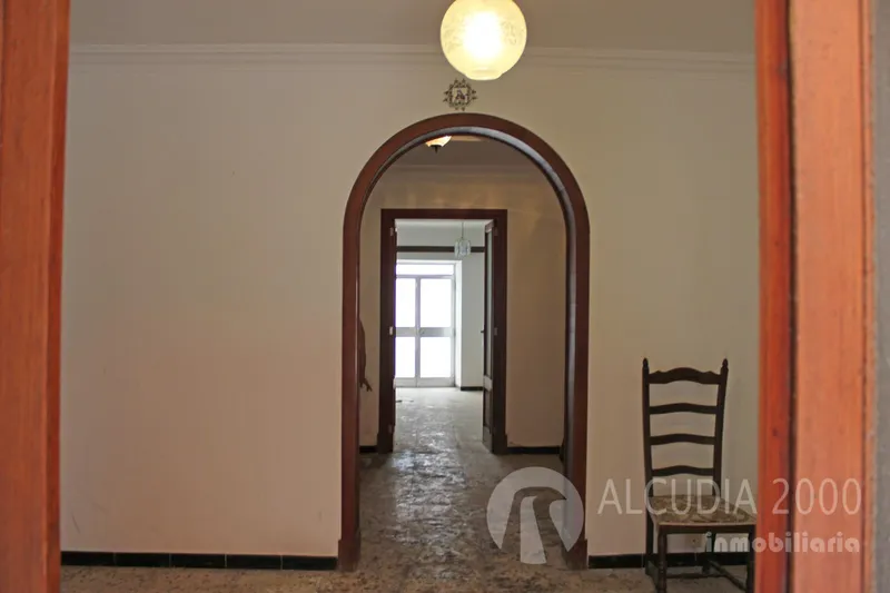 Town House — photo 1