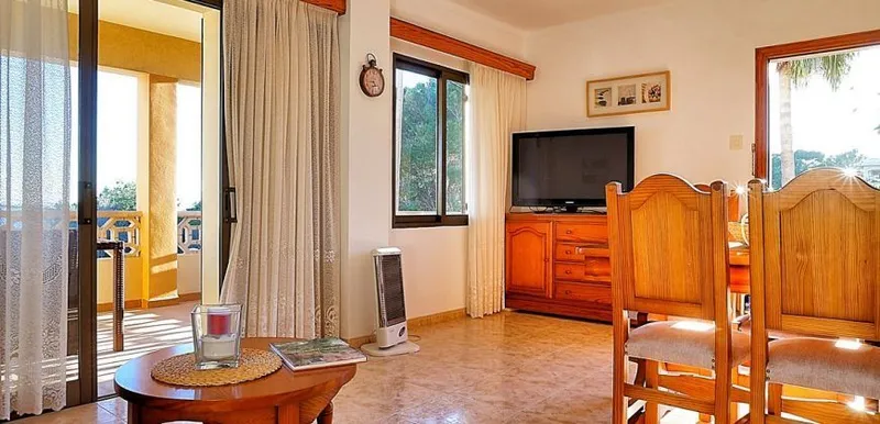 Apartment with sea views for rent in Cala Llombards — photo 10